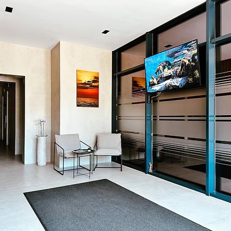 Апартаменты Center Pearl 2Br Wifi Easy-Check-In Клайпеда Экстерьер фото